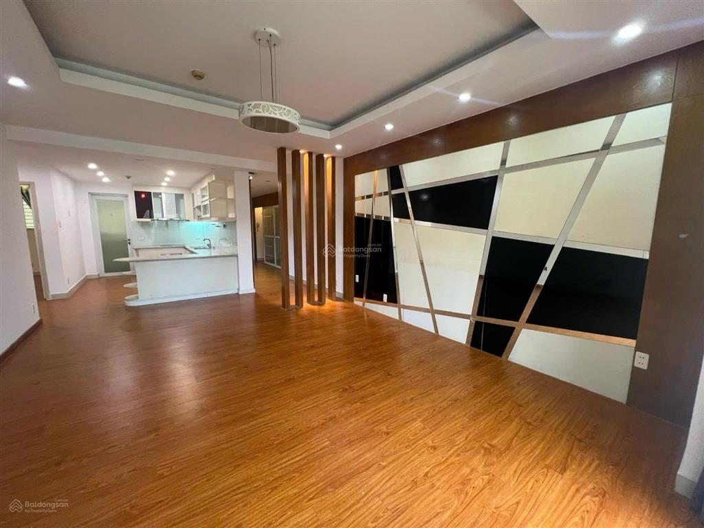 Bán căn hộ hùng vương plaza q.5  116m 3pn 2wc mới đẹp  chủ một đời ở  giá 8.5 tỷ