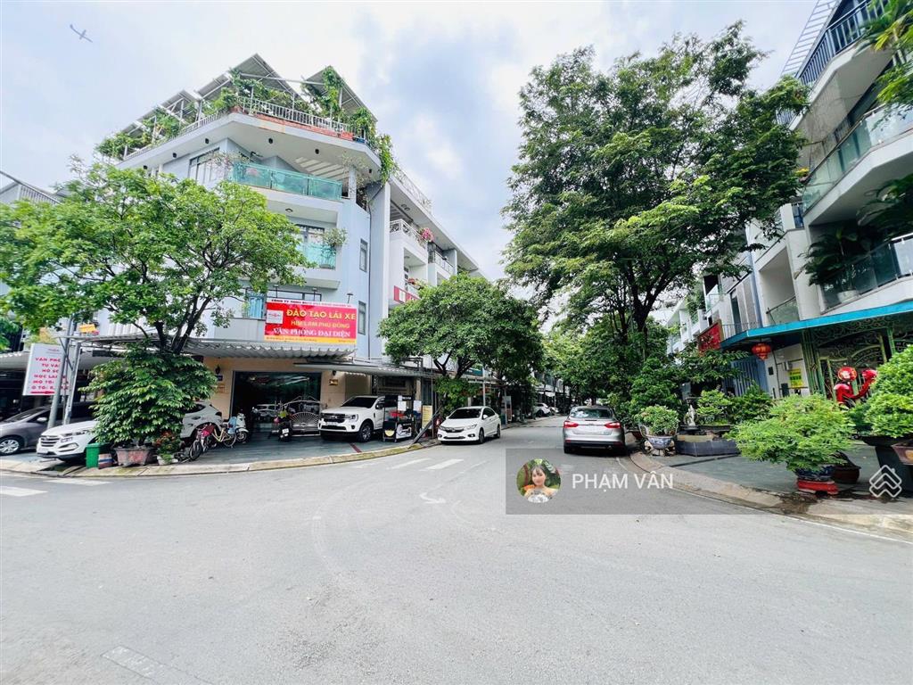 Nhà 1 trệt 3 lầu  mặt tiền tiện kinh doanh/ văn phòng/ spa, show room  đường 20m có vỉa hè