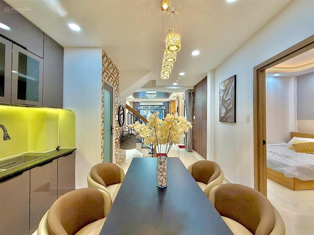 Bán nhà mới phan văn hân sát quận 1. cn 50m2, 4pn, 3wc giá chỉ nhỉnh 6 tỷ
