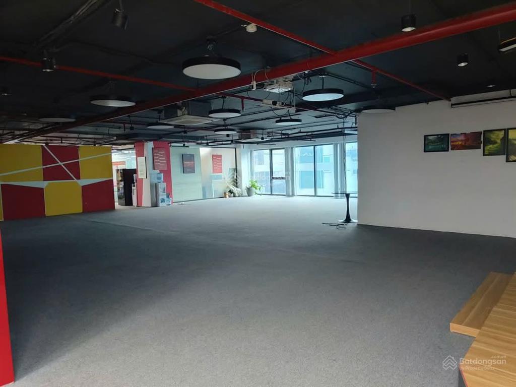 Siêu phẩm! cho thuê nhà mặt phố lạc long quân  lô góc 2 mặt tiền 40m  quy mô cực lớn