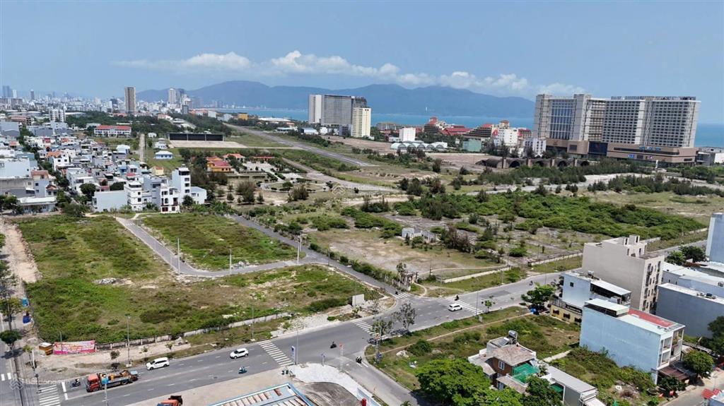 Bán cặp đất biển mặt tiền nguyễn đức thuận 15m5 trục huyết mạch thông biển. giá chỉ 136 triệu/ m2