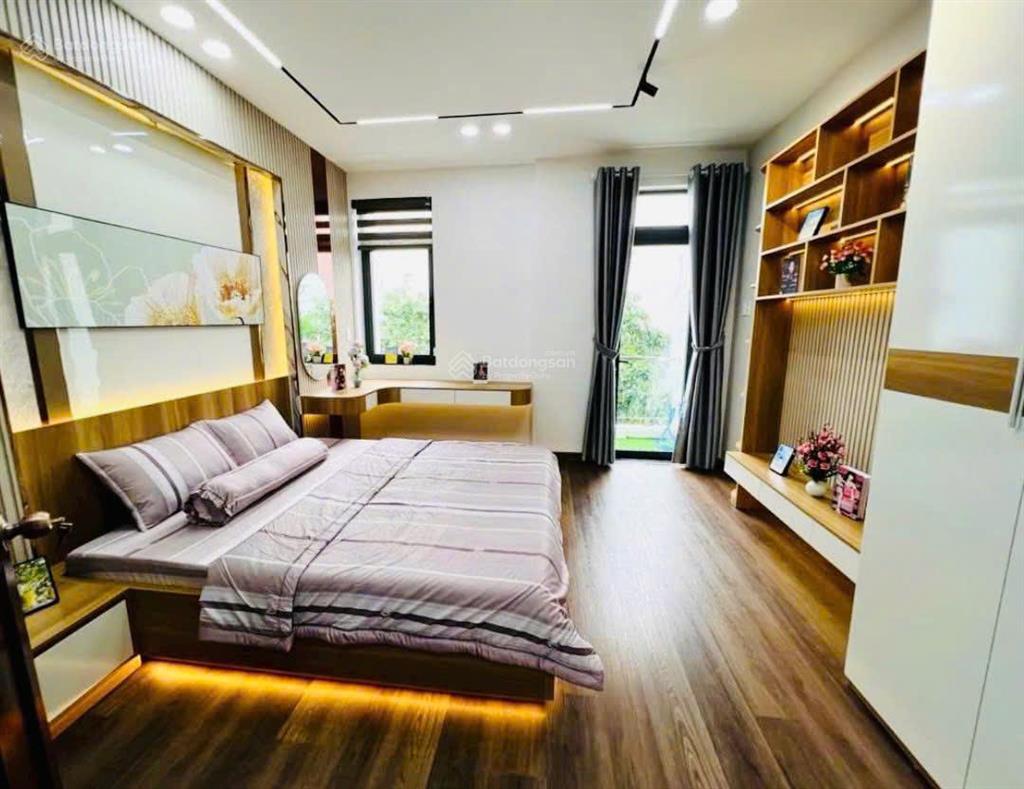 Bán nhà mặt tiền kinh doanh ngay công viên số 1 lý thái tổ phường 4 quận 5, dt 4x11m, giá 8.5 tỷ