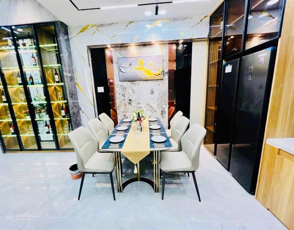 Bán nhà mặt tiền kinh doanh ngay công viên số 1 lý thái tổ phường 4 quận 5, dt 4x11m, giá 8.5 tỷ