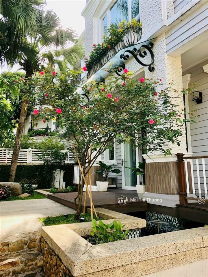Cho thuê biệt thự đơn lập quận 7 phú mỹ hưng 4pn nhà như hình giá 90tr/th  0909 462 *** e thương
