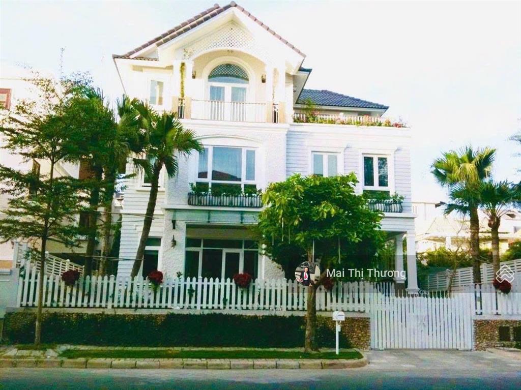 Cho thuê biệt thự đơn lập quận 7 phú mỹ hưng 4pn nhà như hình giá 90tr/th  0909 462 *** e thương
