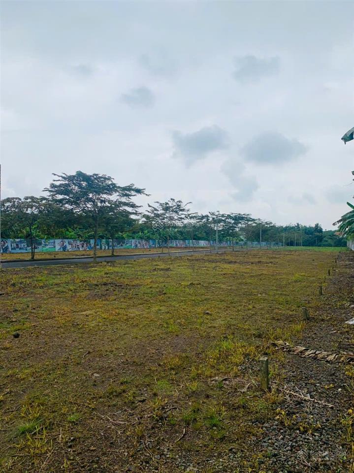 Thanh lý gấp giá rẻ lô đất góc 2 mặt tiền, gần trường học, siêu thị, khu công nghiệp