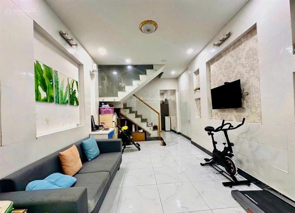 Phân khúc 4 tỷ  nhà 2 mặt tiền  đường xe hơi thông  ngay cạnh phạm văn đồng  p.linh tây