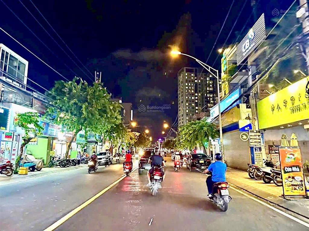 Chính chủ cần bán lô góc 2 mặt tiền  thích hợp ở , kinh doanh ngay lê văn chí