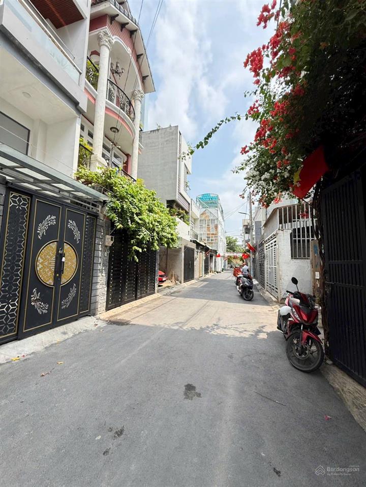 Nhà 4 tầng ngay lê văn chí  linh trung vào ở ngay