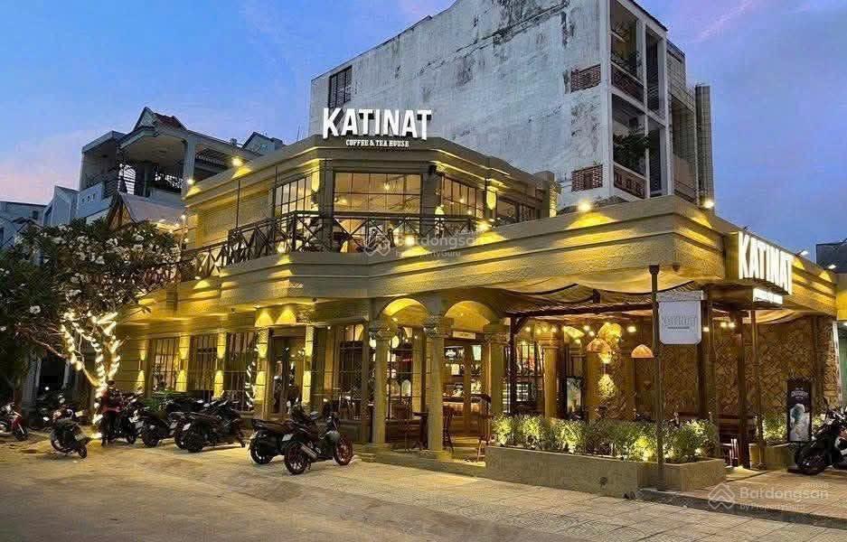 Cho thuê mặt bằng phố xuân la  mặt tiền 12m, diện tích 200m2 x 2 tầng, thông sàn, riêng biệt