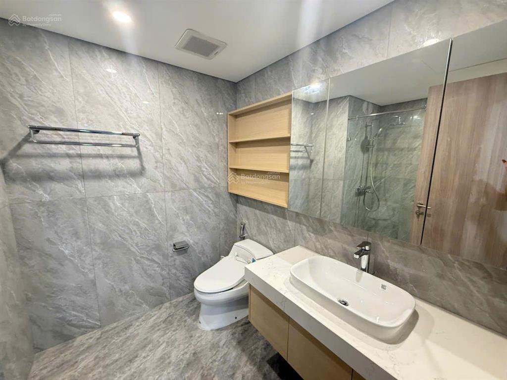 Cho thuê căn hộ 2pn 2vs nội thất cơ bản  full đồ đẹp. giá từ 20 triệu/tháng. miễn phí dv 1 năm.