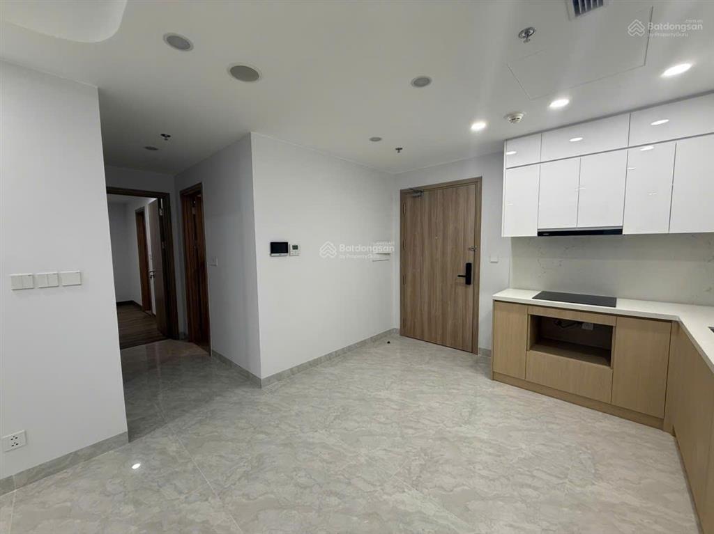 Cho thuê căn hộ 2pn 2vs nội thất cơ bản  full đồ đẹp. giá từ 20 triệu/tháng. miễn phí dv 1 năm.