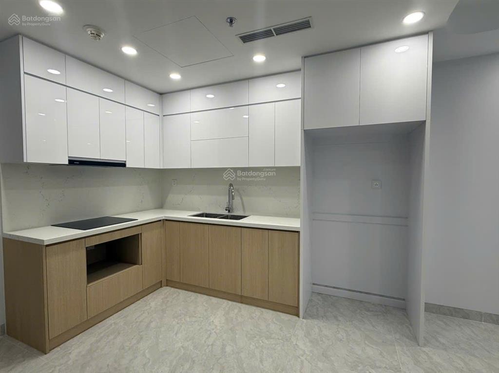 Cho thuê căn hộ 2pn 2vs nội thất cơ bản  full đồ đẹp. giá từ 20 triệu/tháng. miễn phí dv 1 năm.