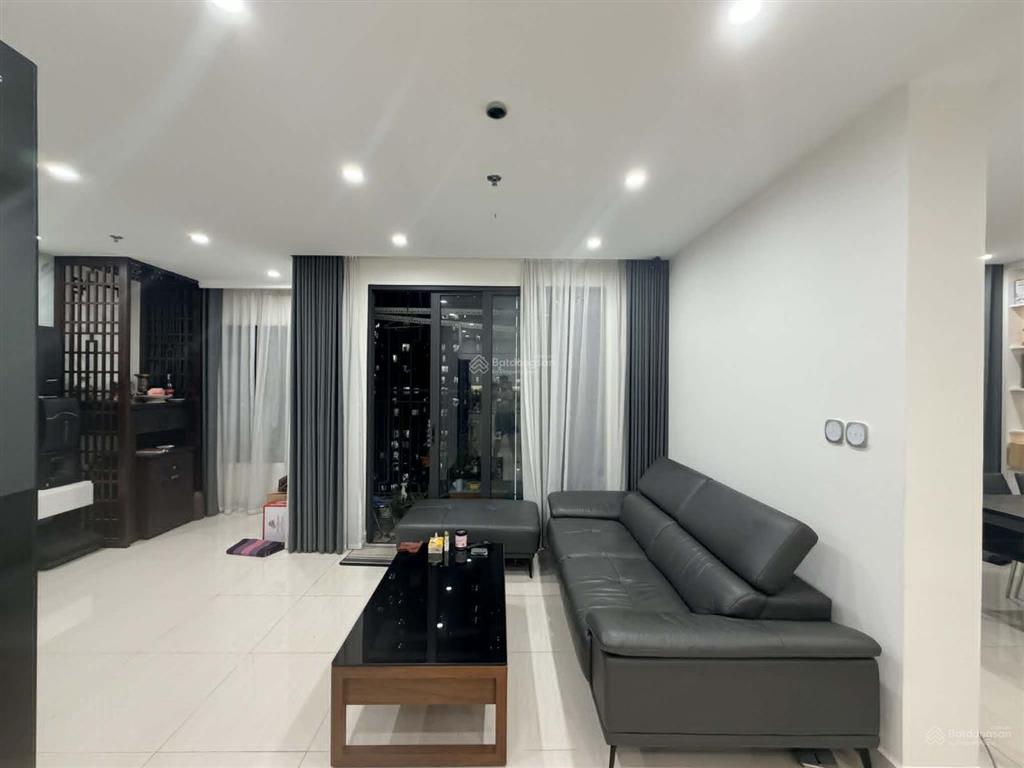 Cần bán! căn 3pn vinsmart. diện tích 106m2, căn góc view nội khu giá chỉ 9,6tỷ