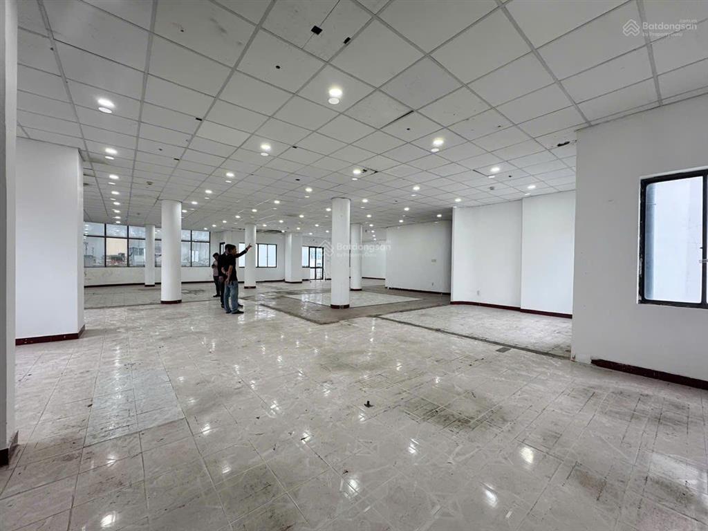 2000m2 văn phòng 131 hòa hưng giá tốt