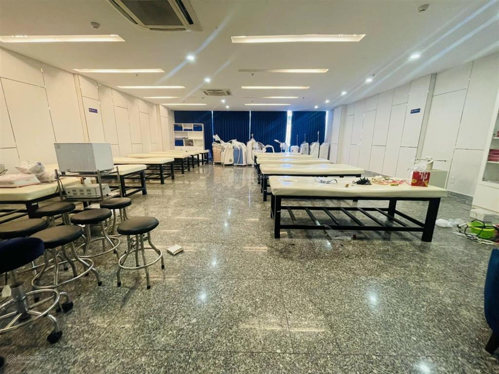 Spa đẹp ngang 10m 1200m2 7 tầng 283 ba tháng hai