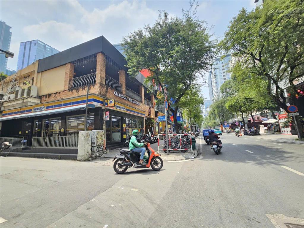 Góc 11 ngô văn năm  ltt ngang 15m/600m 2 tầng