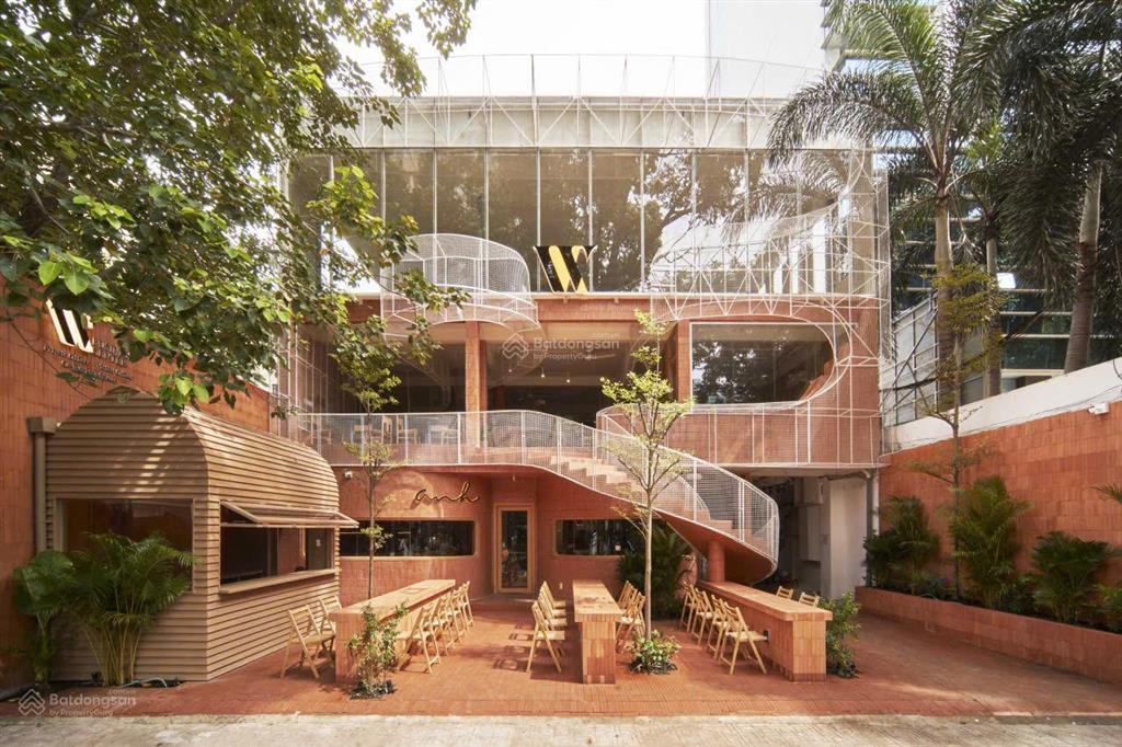 Hồ con rùa gu đẹp ngang 20m 3 tầng 1500m2