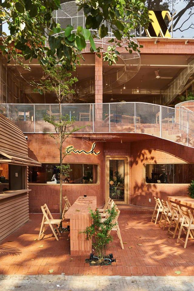 Hồ con rùa gu đẹp ngang 20m 3 tầng 1500m2