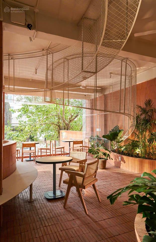 Hồ con rùa gu đẹp ngang 20m 3 tầng 1500m2