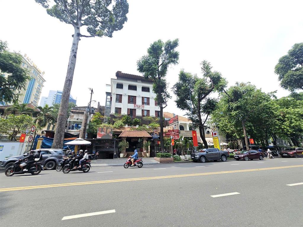 2000m2 ngang 15m sâu 40m nguyễn thị minh khai 3 tầng