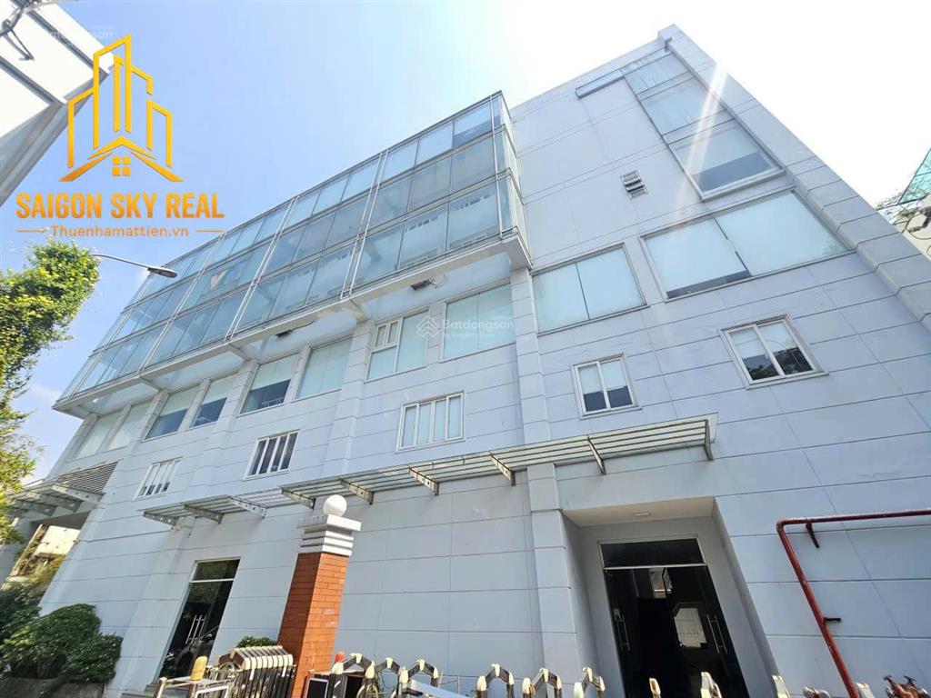 Building 3000m2 ngang 60m 7 tầng thang máy thoáng giá tốt nhất quận 3
