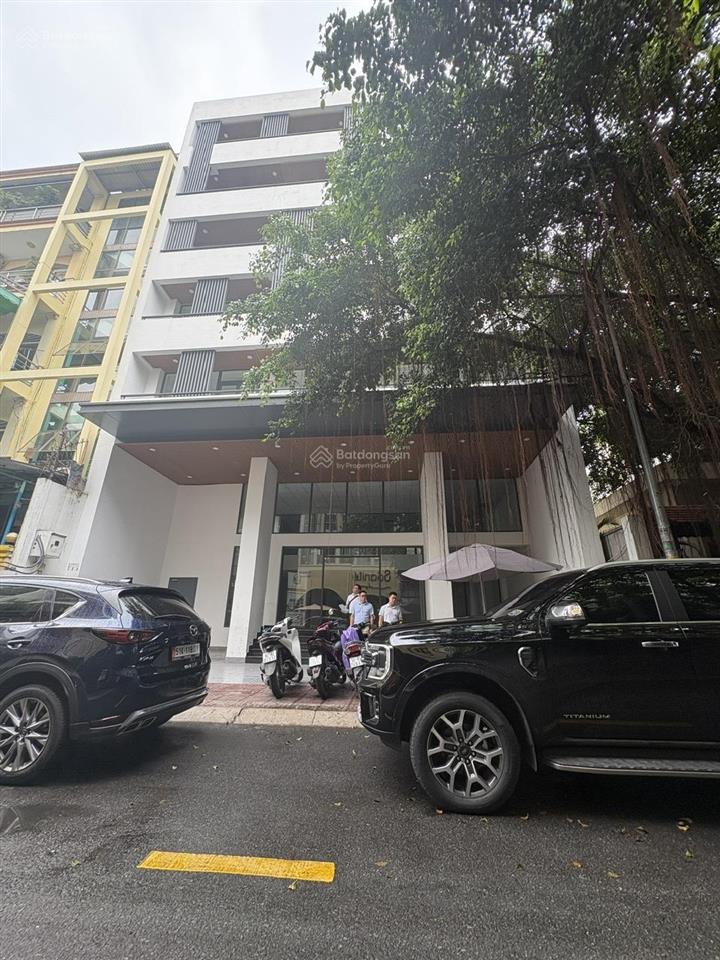 Ngang 14m 8 lầu 1800m2 mới xây ngay hồ xuân hương