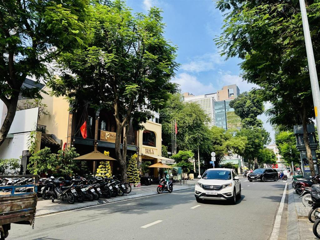 Vị trí kinh doanh đắc địa  trần cao vân  q1