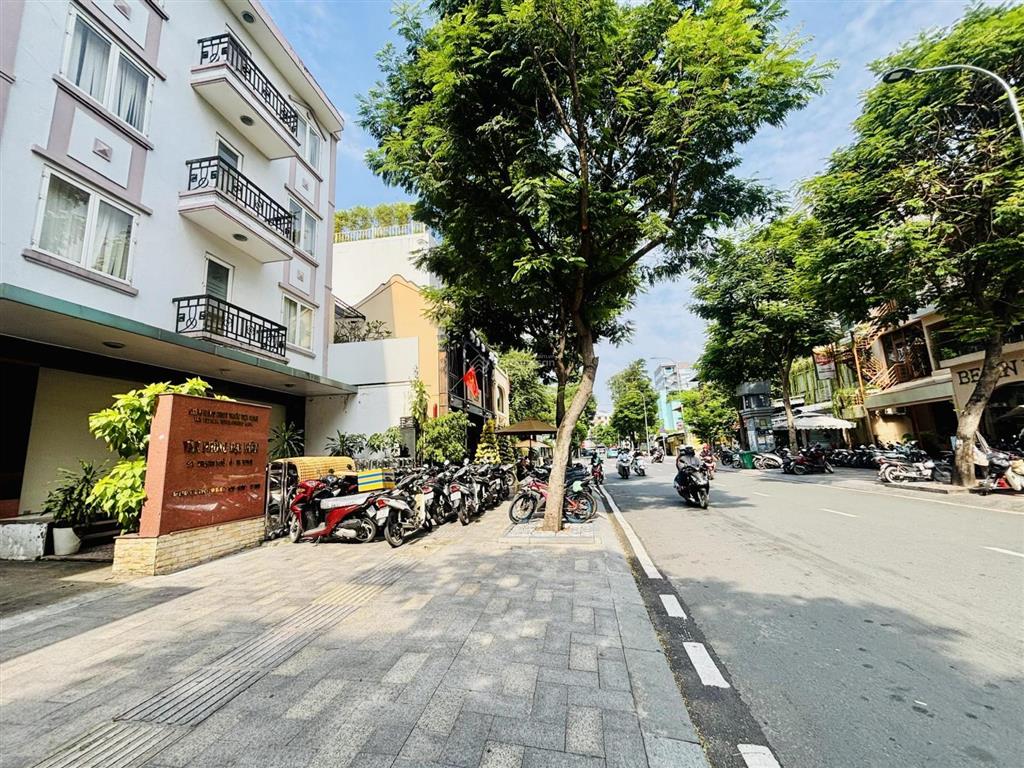 Vị trí kinh doanh đắc địa  trần cao vân  q1