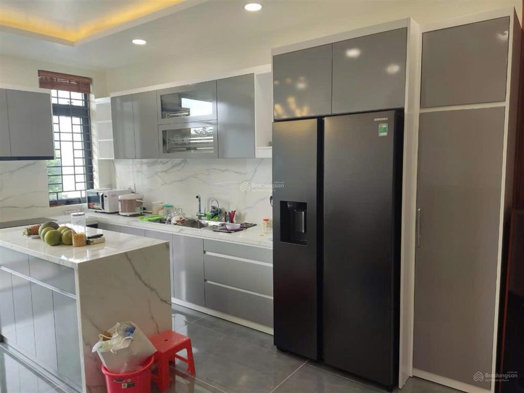 Siêu phẩm mặt tiền kdc số 4 phong phú 4 | giá chỉ 10 tỷ rẻ nhất khu