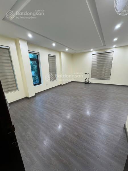 Tôi cho thuê nhà trung kính đôi trug hòa, dt 80m2 x 5 tầng, mt 5m, văn phòng, kinh doanh, kho hàng