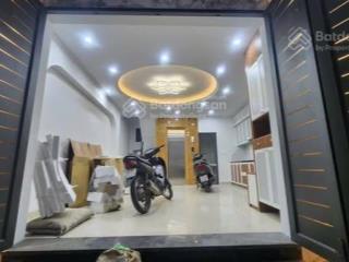 Nhà riêng nguyên căn võ chí công có thang máy thông sàn, dt 65m2 x 5 tầng, nhà mới giá 22tr/th