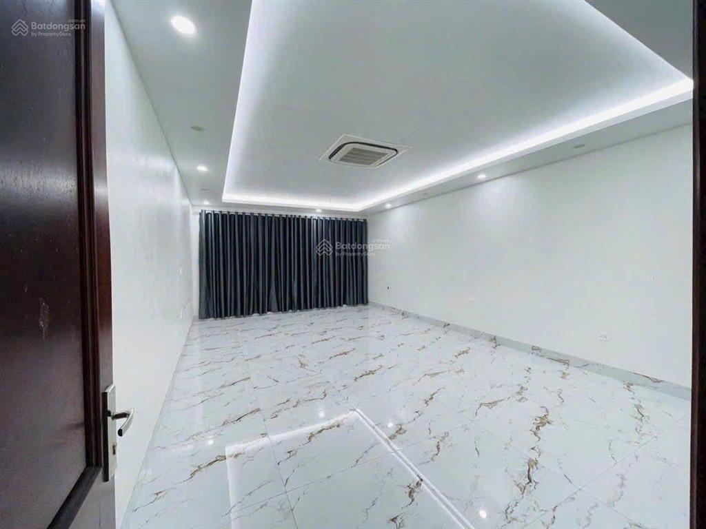 Cho thuê nhà khuất duy tiến 80m 6 tầng thông sàn mt 5m, phân lô ô tô tránh đỗ thông thoáng 25tr