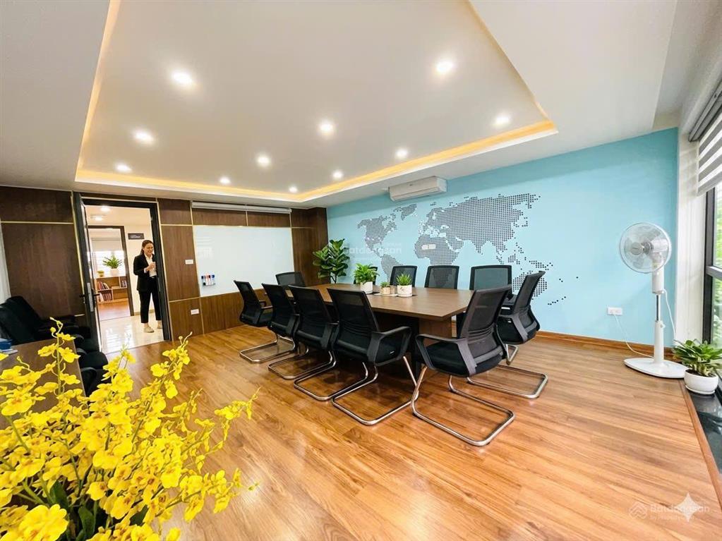 Chính chủ cho thuê nhà bt võ chí công xuân la 110m x 5 tầng mt 10m, ô tô đỗ thông giá 25tr/th