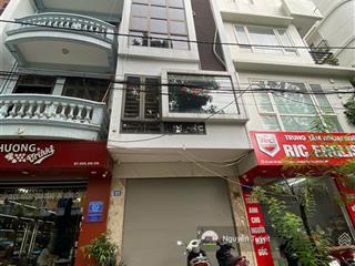 Cho thuê nhà đỗ quang trung hòa 50m x 4 tầng  1 hầm  ô tô đỗ tận cửa  giá thuê 20tr