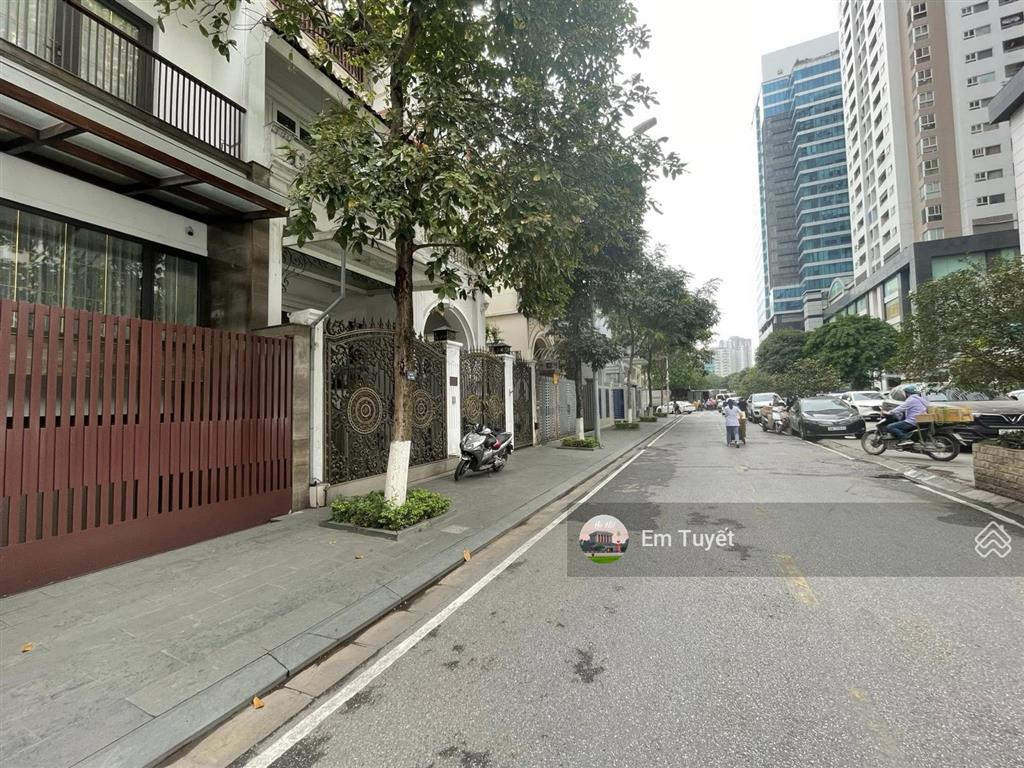 Cho thuê nhà võ chí công xuân la 130m² x 5 tầng, mt 8m nhà mới 3 làn ô tô tránh đỗ giá 40tr