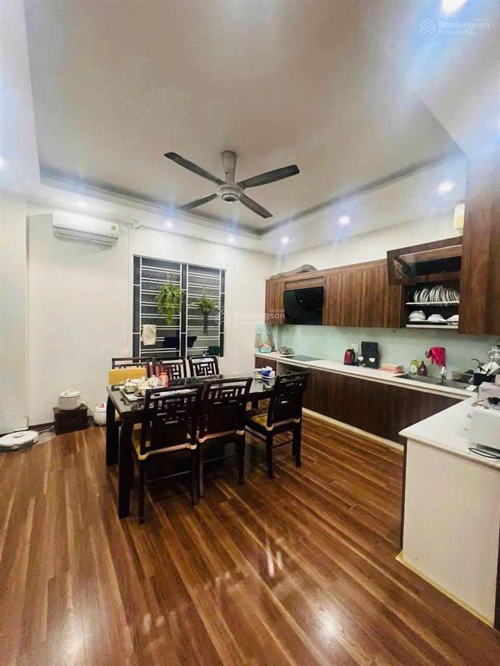 Cho thuê nhà quan nhân  nhân chính  thanh xuân, dt 50m² x 5 tầng, mt 8m  giá thuê 17 triệu