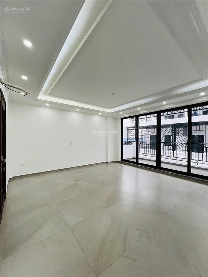 Mời thuê nhà 6 tầng thang máy  thông sàn ngõ 114 trung kính  dt 85m², phân lô  giá thuê 38tr/th