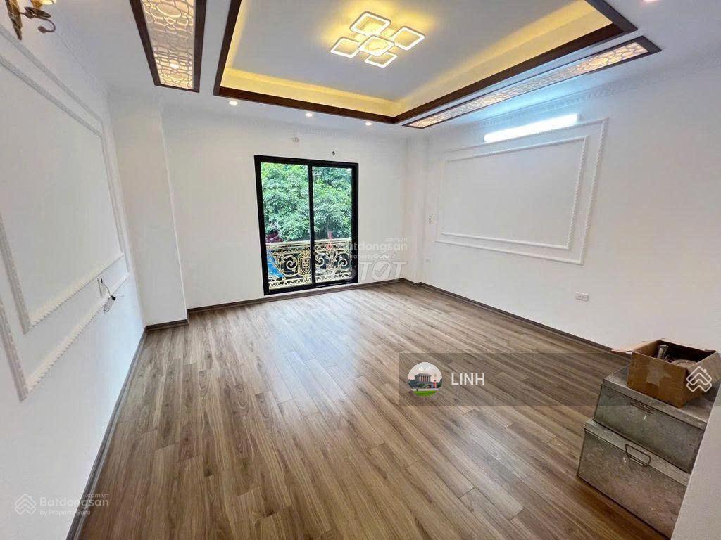 Cho thuê nhà riêng nguyên căn ngõ 54 nguyễn thị định ô tô đỗ  giá thuê 20tr/th