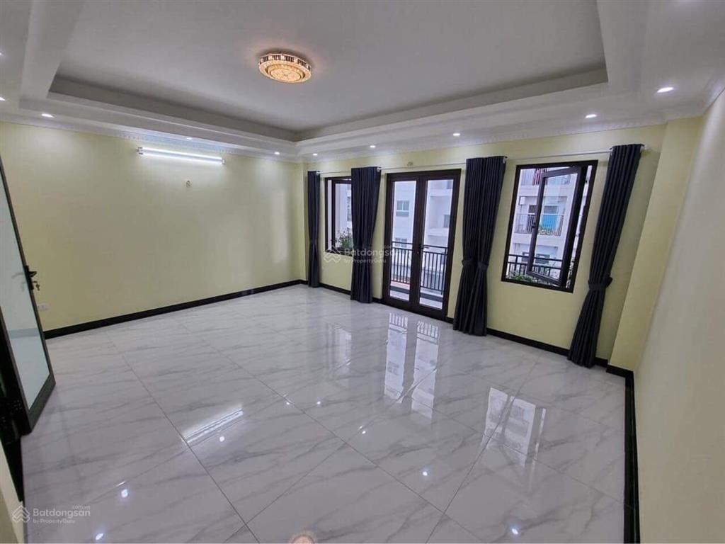 Cho thuê nguyên căn ngõ 143 trung kính cầu giấy 50m² x 4t, phân lô bàn cờ, tải tránh đỗ 22tr/th