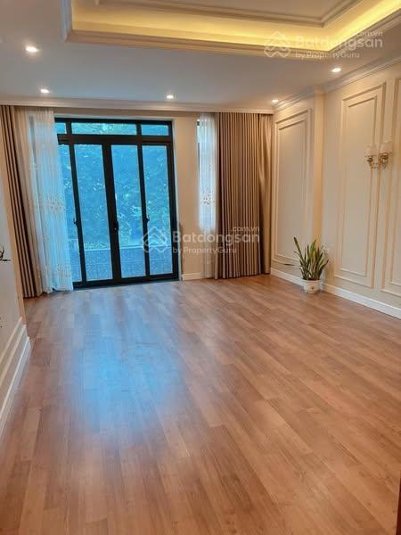 Cho thuê nhà 5 tầng ngõ 120 yên lãng đống đa 37m²* 5 tầng, thông sàn, full đh,nl giá thuê 15tr/th