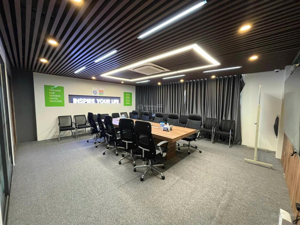 Cho thuê nhà vũ phạm hàm trung kính yên hòa cầu giấy 130m²x 5tầng, phân lô tải tránh đỗ 50tr/th