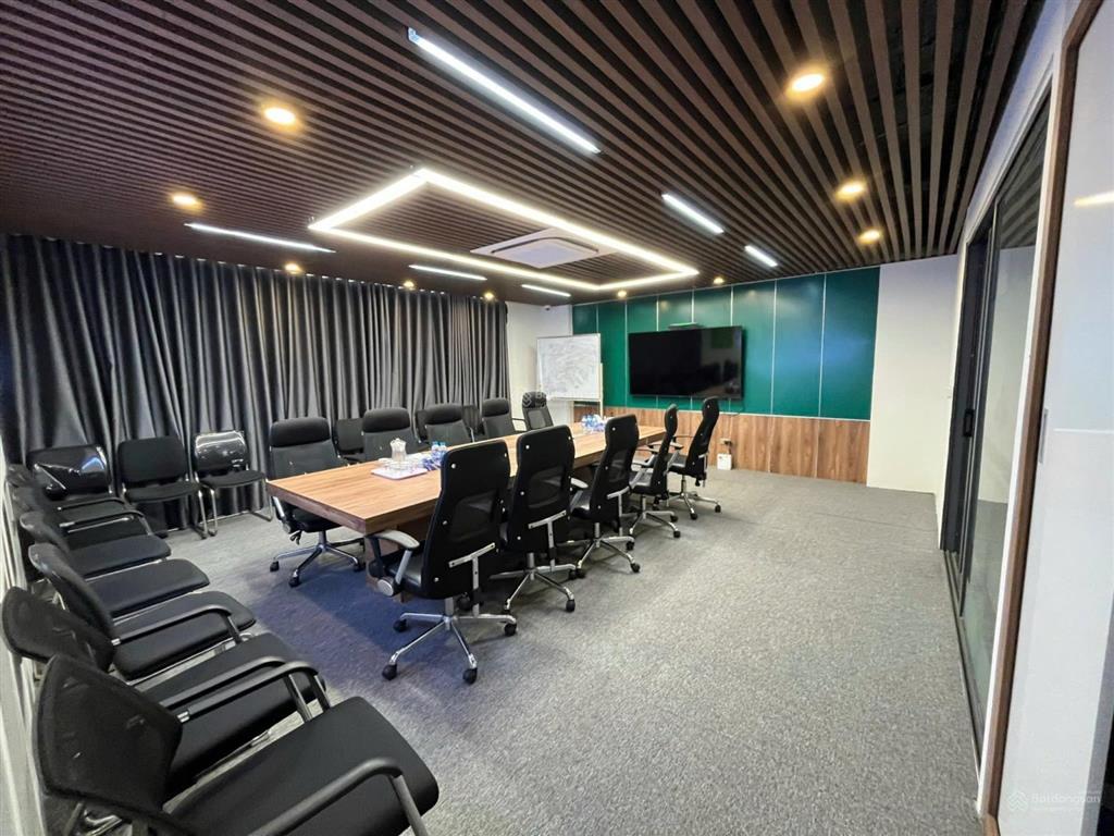 Cho thuê nhà vũ phạm hàm trung kính yên hòa cầu giấy 130m²x 5tầng, phân lô tải tránh đỗ 50tr/th