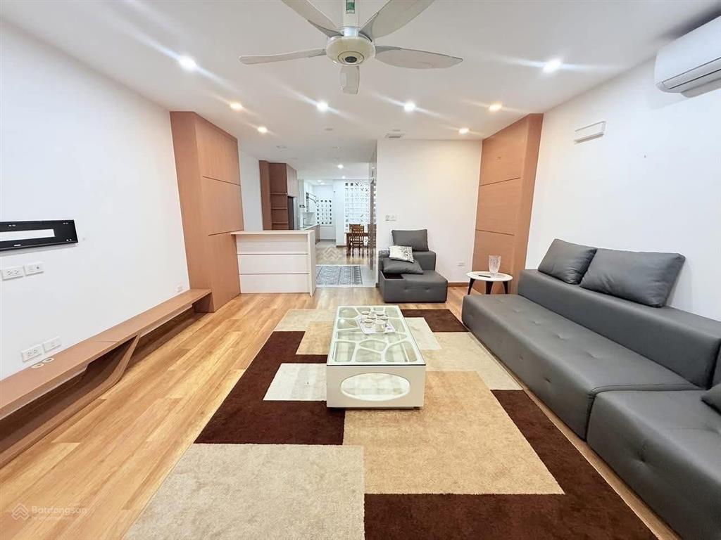 Cho thuê nhà nguyên căn ngõ 40 ngụy như kon tum  nhân chính  thanh xuân  giá 17tr/th