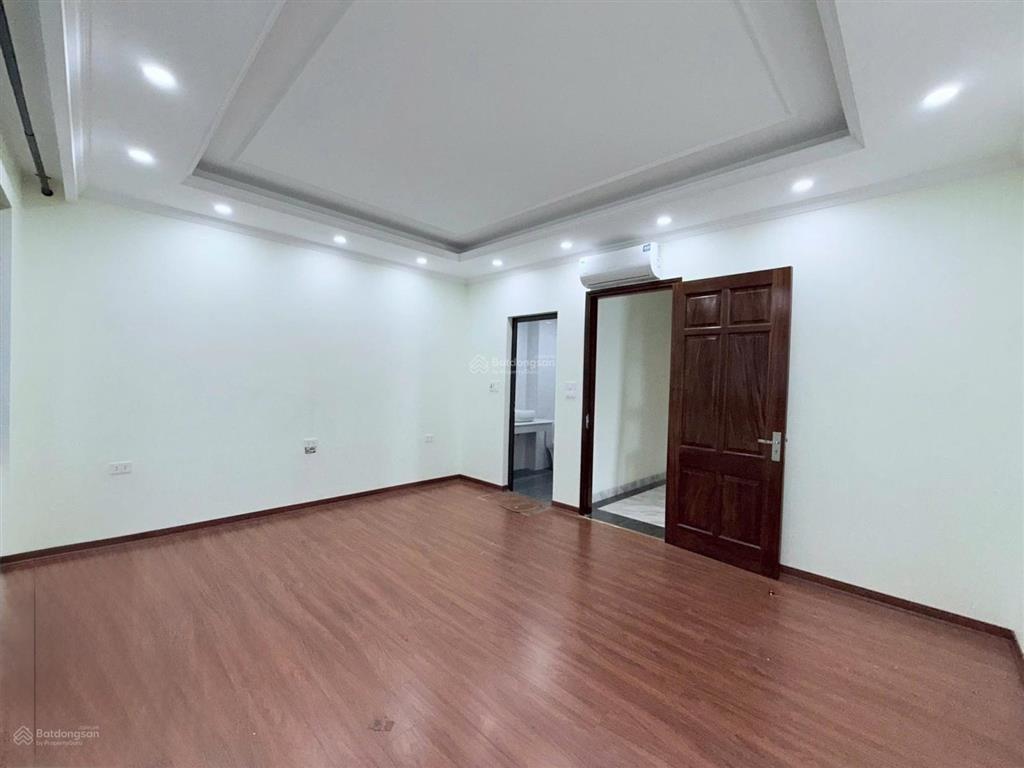Cho thuê nhà nguyễn trãi khuất duy tiến thanh xuân 60m² x 4t, phân lô3 làn ô tô tránh. giá 20tr