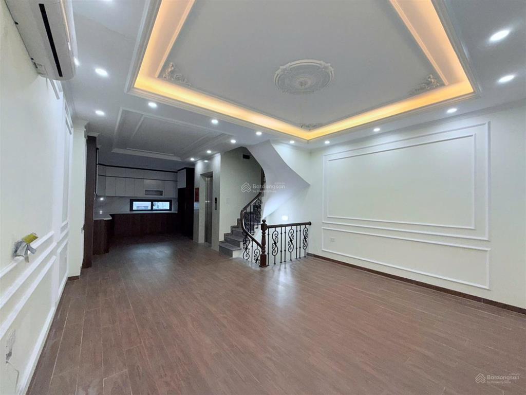 Cho thuê nhà nguyễn trãi khuất duy tiến thanh xuân 60m² x 4t, phân lô3 làn ô tô tránh. giá 20tr