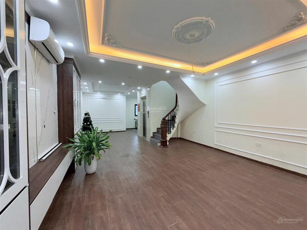 Cho thuê nhà nguyễn trãi khuất duy tiến thanh xuân 60m² x 4t, phân lô3 làn ô tô tránh. giá 20tr