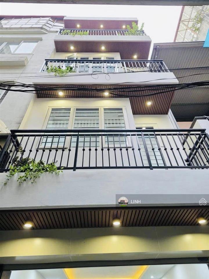 Cho thuê nguyên căn 4 tầng nguyễn thị định yên hòa cầu giấy ô tô đỗ tiện làm vp,lớp học16tr/th