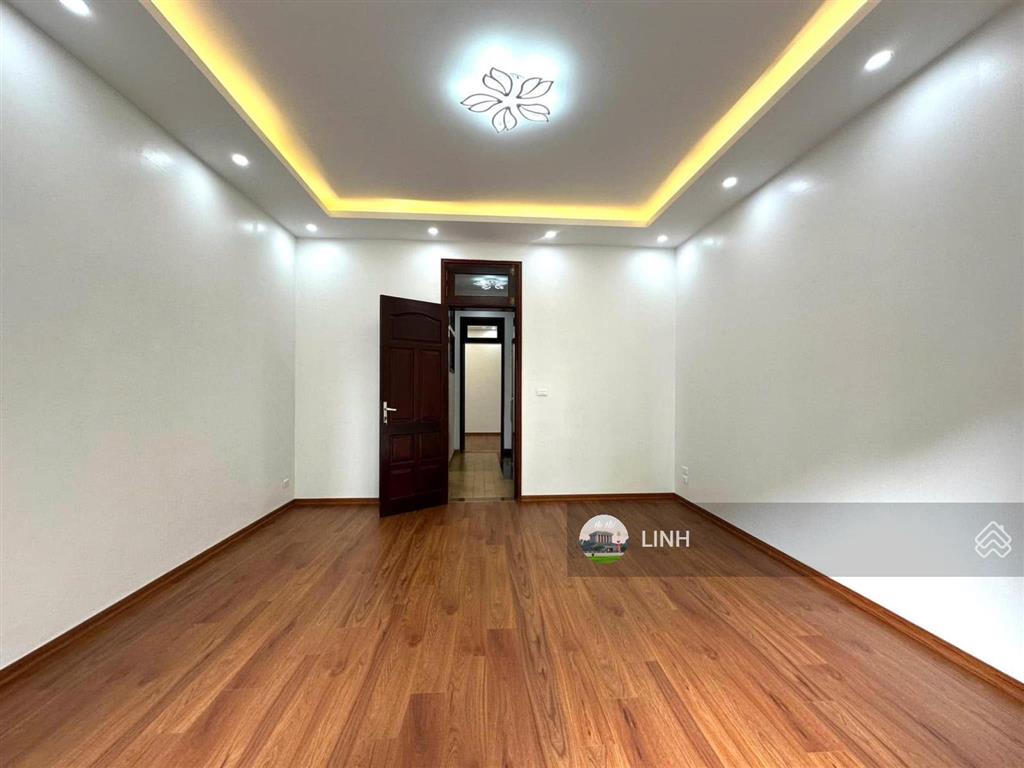 Cho thuê nguyên căn 4 tầng nguyễn thị định yên hòa cầu giấy ô tô đỗ tiện làm vp,lớp học16tr/th