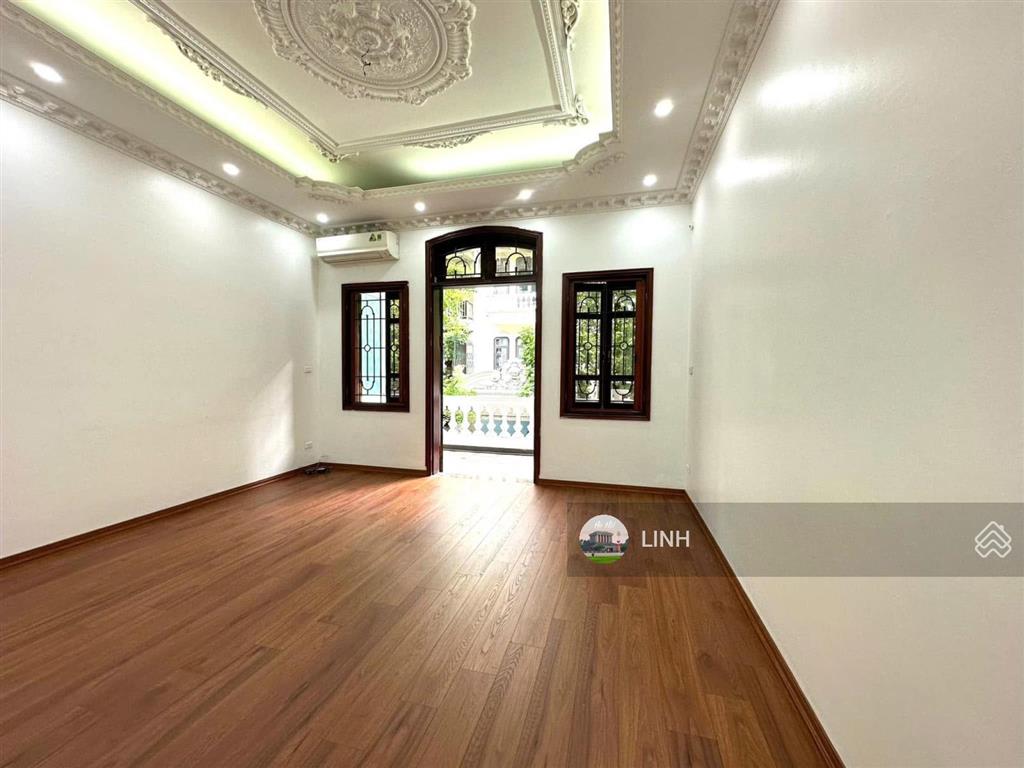 Cho thuê nguyên căn 4 tầng nguyễn thị định yên hòa cầu giấy ô tô đỗ tiện làm vp,lớp học16tr/th